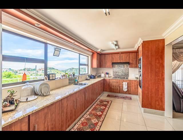 4 BEDROOM HOUSE FOR SALE IN OAKDENE